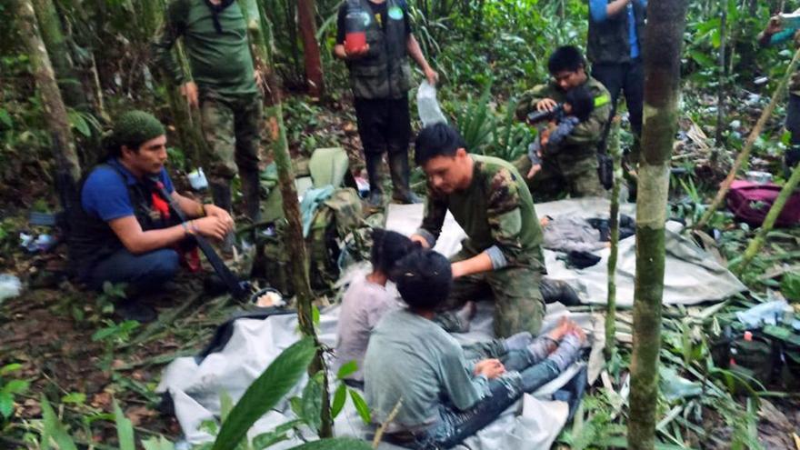 Rescatan con vida a los cuatro niños que llevaban 40 días perdidos en la selva colombiana