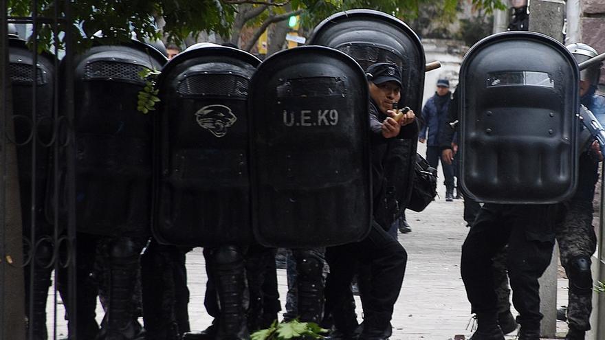 Polémica por la violenta represión de las protestas de profesores en la provincia argentina de Jujuy