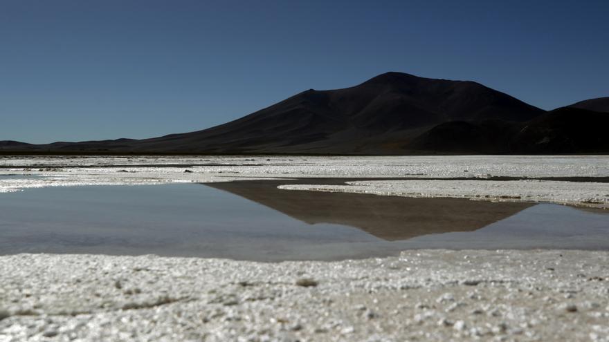 La fiebre por el litio chileno pone a prueba el plan de transición energética de Boric