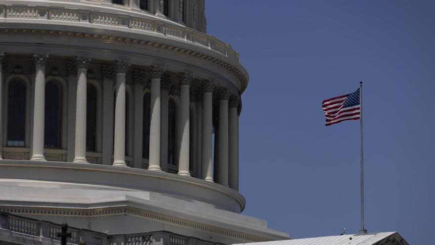 La Policía del Capitolio de Estados Unidos reabre las oficinas del Senado tras recibir una llamada de alerta desde el interior