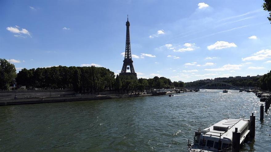 Evacúan la Torre Eiffel y sus alrededores por una amenaza de bomba