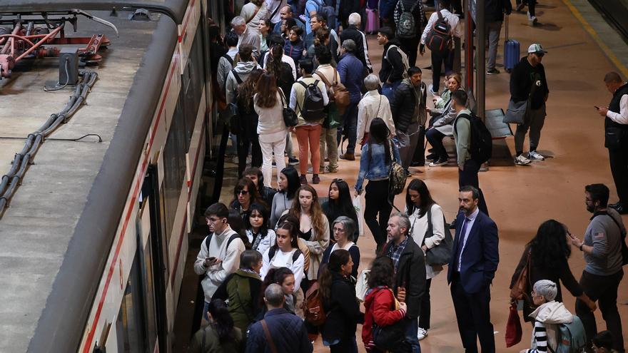 Los usuarios de Renfe podrán solicitar el abono gratuito a partir de mañana