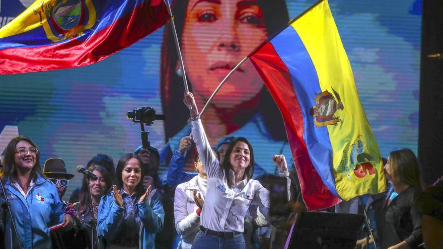 Ecuador acude a las urnas en su mayor crisis de violencia de la historia y con la candidata 