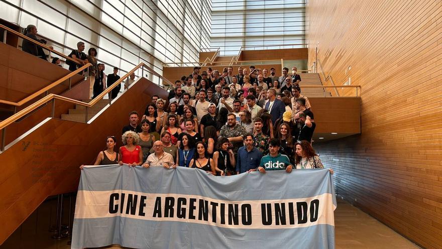 Los directores argentinos se unen contra el ultraderechista Milei y su amenaza de cerrar el instituto del cine