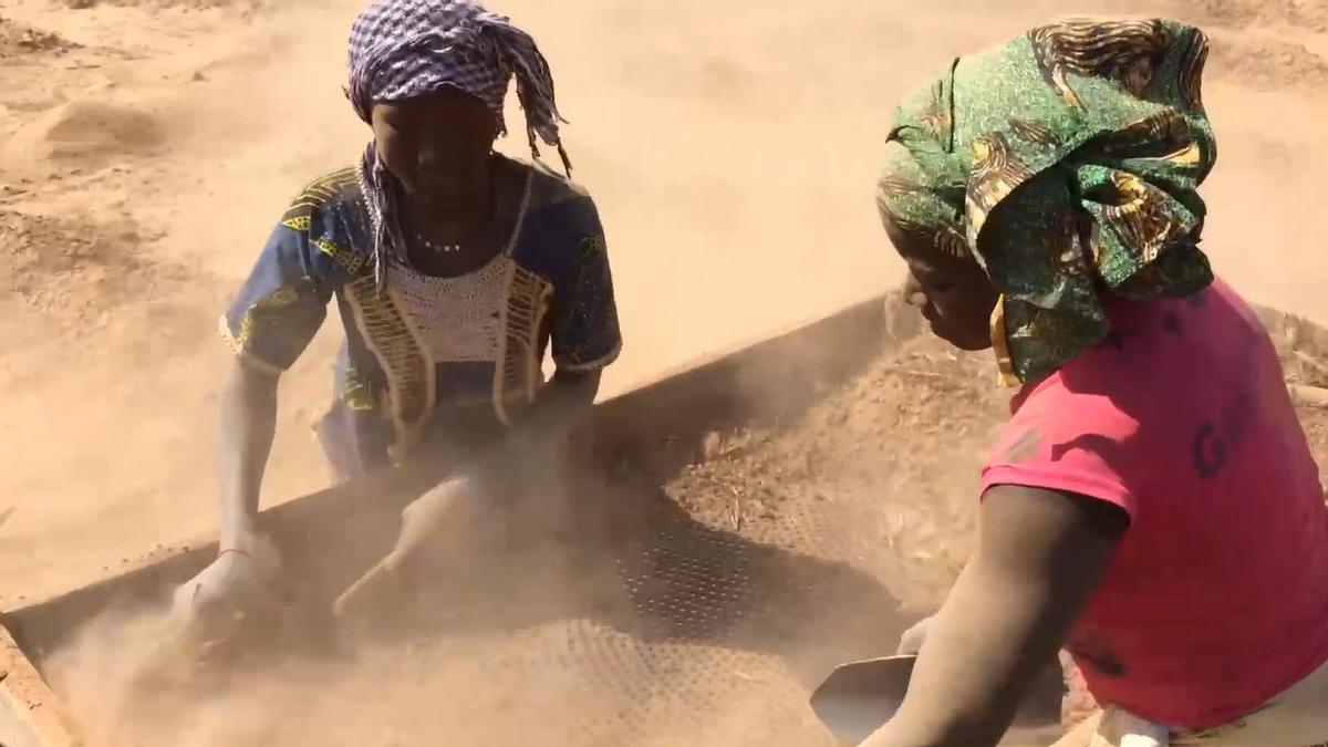 Fotrograma del documental Tigernut: la patria de las mujeres íntegras, una investigación que destapa los abusos y corrupción de compañías europeas que chufa en países como Mali, Burkina Faso y Níger.