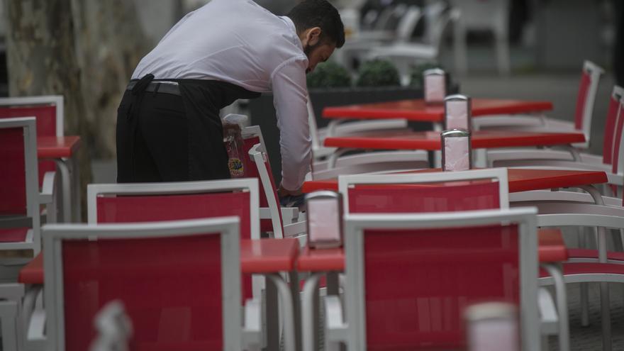 Relatos de abusos laborales a camareros que superan la ficción: “Tras 13 horas trabajando, me sangraban los pies”