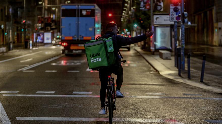 No solo ante las olas de calor: las empresas deben adaptar los trabajos a emergencias como la DANA