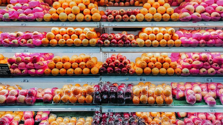 La inflación abre una guerra de promociones entre los supermercados y se compra más marca blanca que nunca