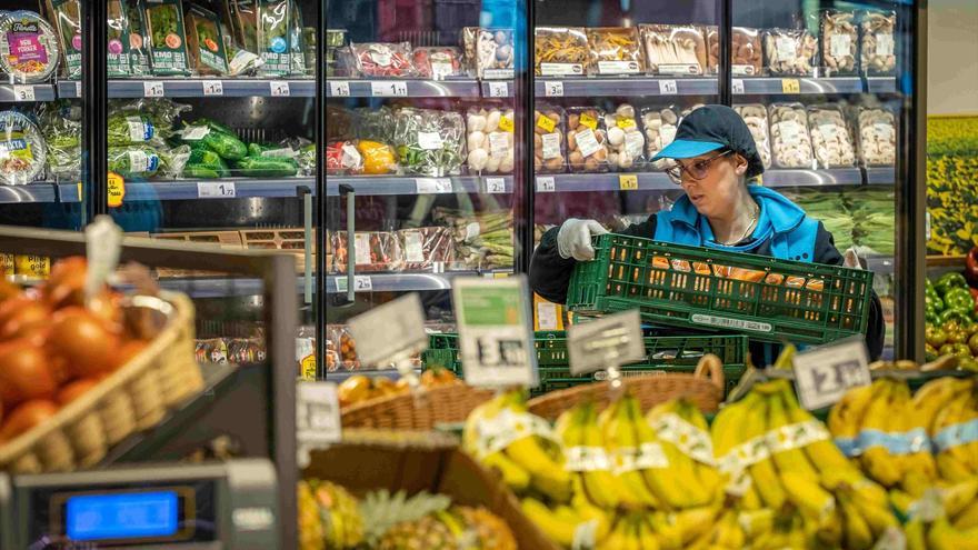 La inflación se mantiene en el 3,5% en octubre por la caída de los carburantes y la menor subida de los alimentos