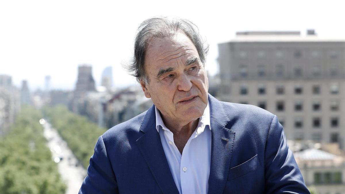 Oliver Stone: “Dicen que las guerras son para defender la democracia, y eso es mentira”