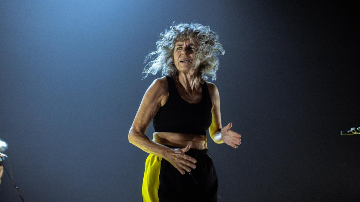 Luz Arcas mira de frente a los ancianos abandonados en las residencias en su última obra de danza