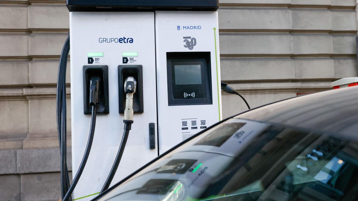 Bruselas plantea un retraso de tres años a los aranceles con el Reino Unido por la compraventa de coches eléctricos