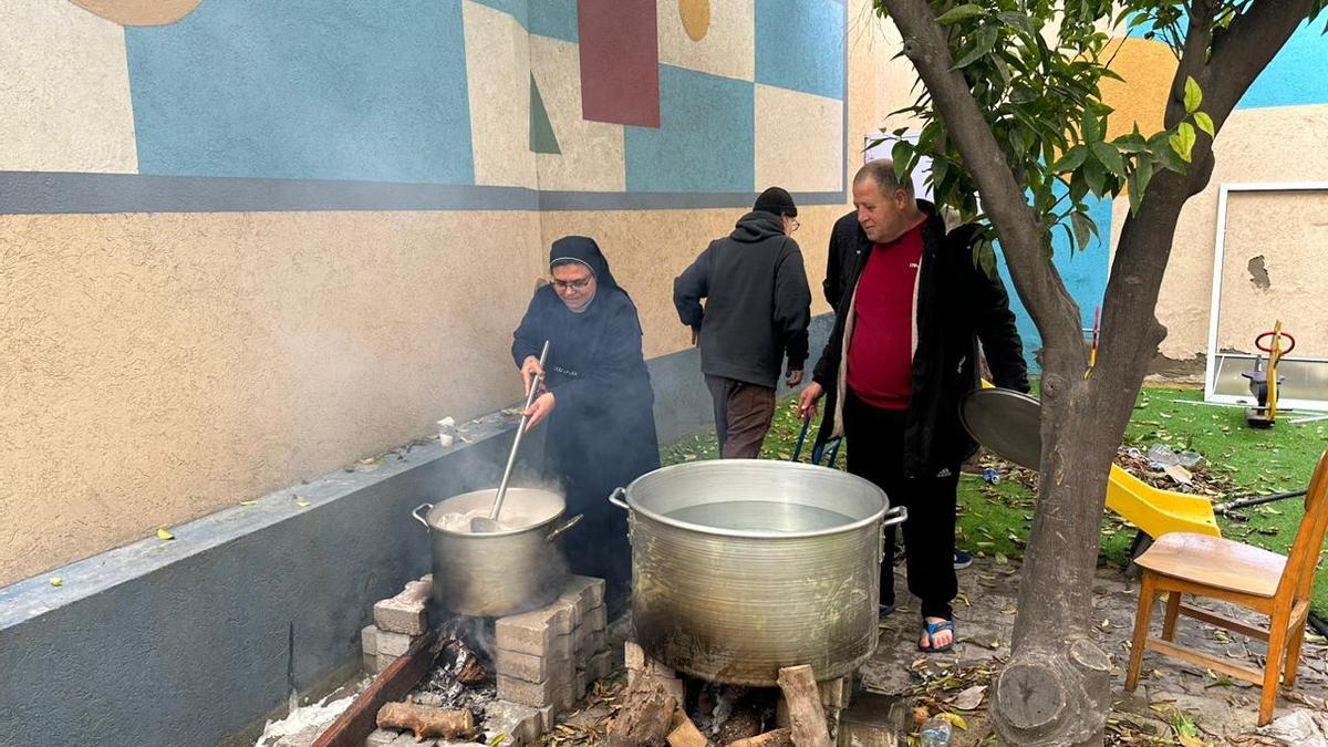 Nabila Saleh, monja de la iglesia asediada en Gaza: 