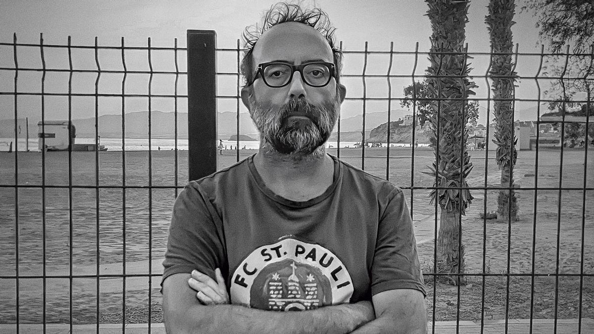 José Daniel Espejo, poeta: “La poesía pierde su poder si solo la ubicamos en realidades acomodadas”