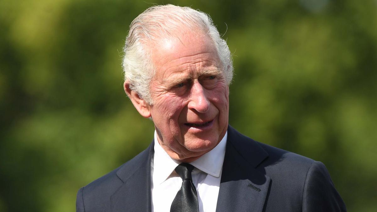 Carlos III nombra a un defensor de la homeopatía como jefe médico de la Casa Real británica