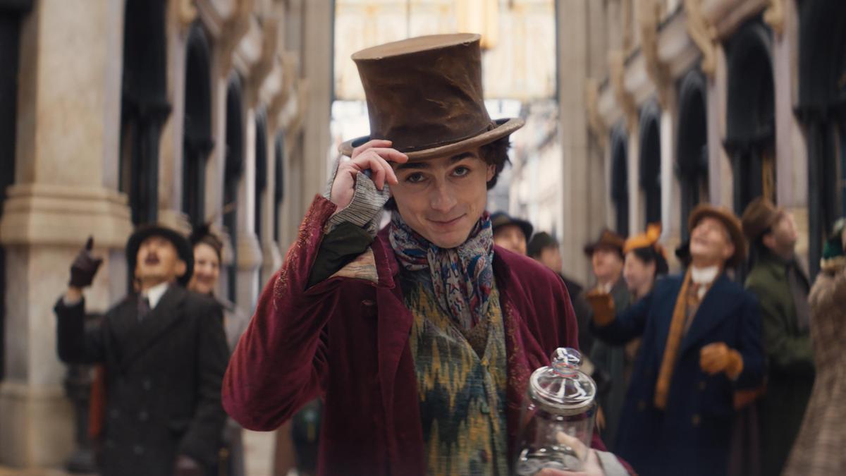 El carisma de Timothée Chalamet hace olvidar a Johnny Depp como Willy Wonka para reventar la taquilla esta Navidad