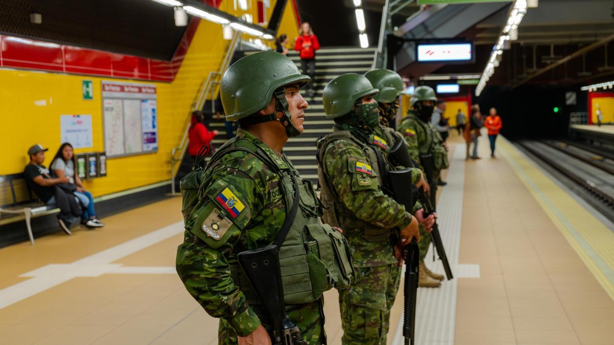 Calles desiertas y gente encerrada en casa durante días de terror en Ecuador: 