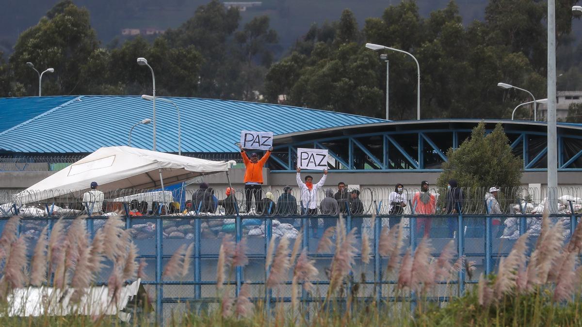 La crisis carcelaria se agrava en Ecuador: ya son 178 los funcionarios tomados como rehenes en los motines