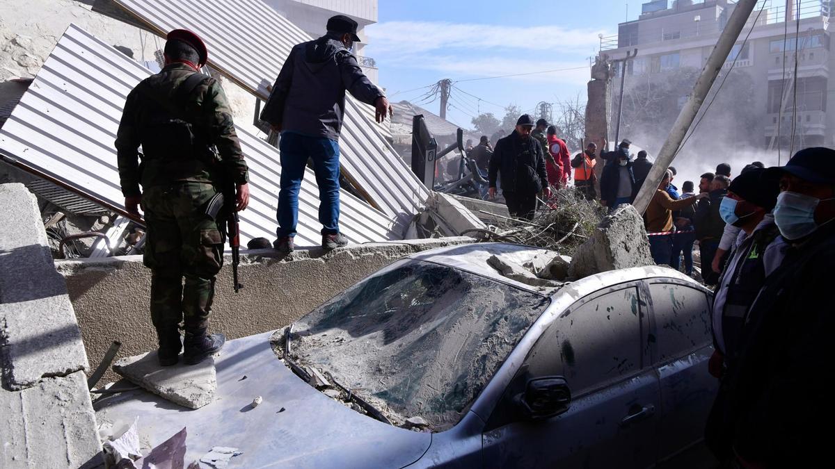 Mueren cinco miembros de la Guardia Revolucionaria iraní en un ataque contra un edificio en Damasco