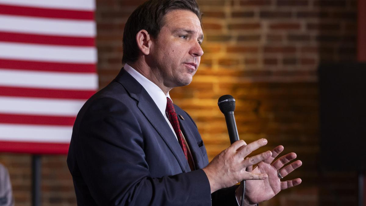 Ron DeSantis se retira de la lucha en las primarias republicanas y da su respaldo a Donald Trump