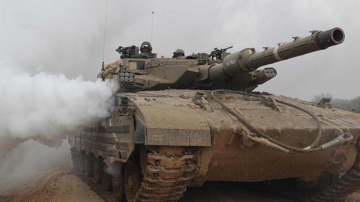 Un tanque israelí en la frontera con la Franja de Gaza.