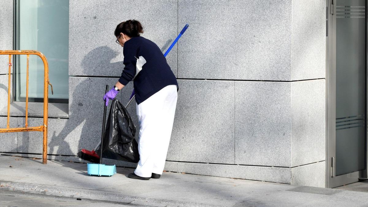 Cuando el salario mínimo sube, pero los trabajadores no lo notan en la nómina: la siguiente batalla de los sindicatos