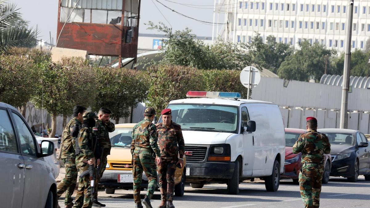 Al menos dos muertos y tres heridos en un ataque contra una base militar de un grupo proiraní en Irak
