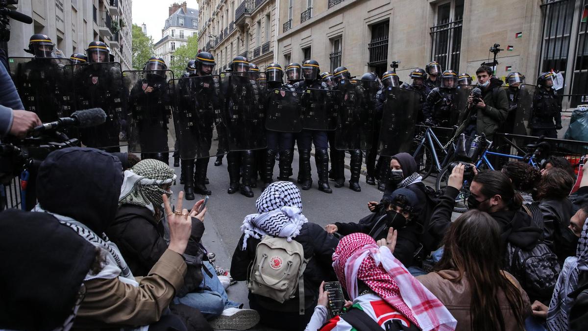 La Policía desaloja a los estudiantes que ocupaban una universidad de París contra el 