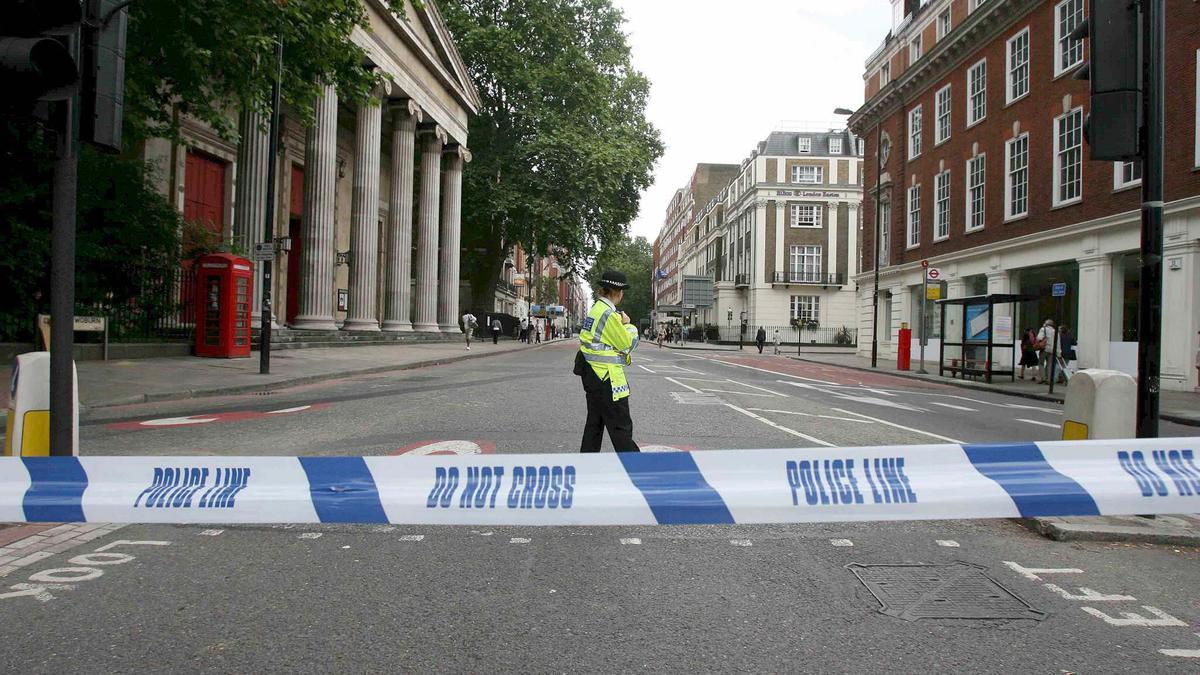 Muere un niño de 13 años por un ataque con espada en el metro de Londres