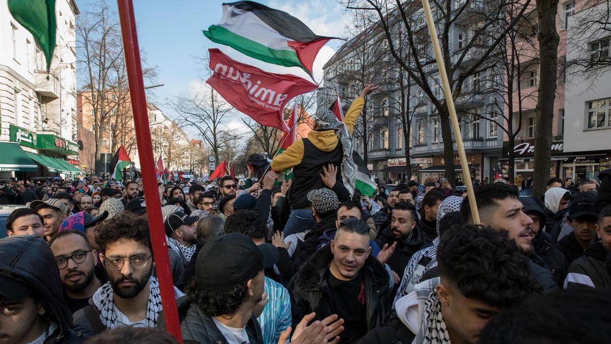 Alemania prohíbe un congreso propalestino en Berlín y la entrada al país de un médico que estuvo en Gaza