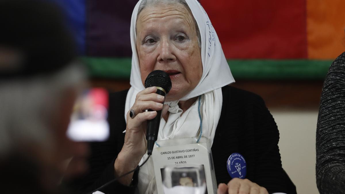 Muere Nora Cortiñas, Madre de Plaza de Mayo y luchadora todoterreno por los derechos humanos