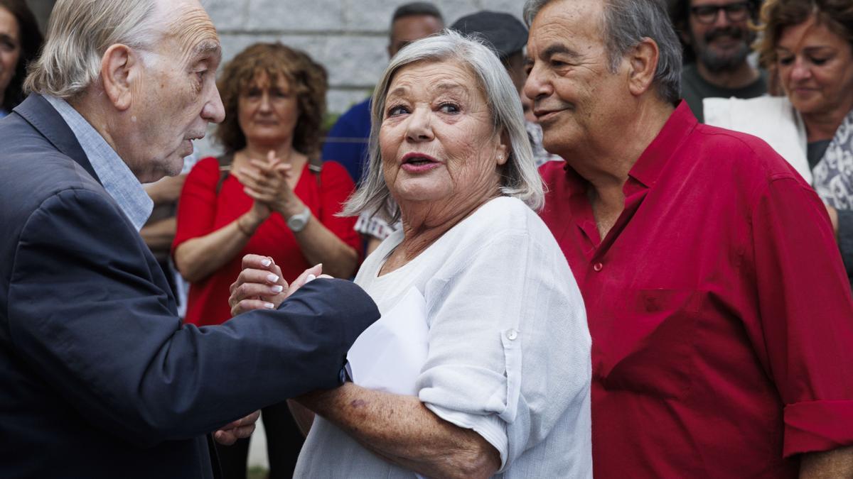 Teresa Rabal celebra la rectificación del Ayuntamiento de Alpedrete: 