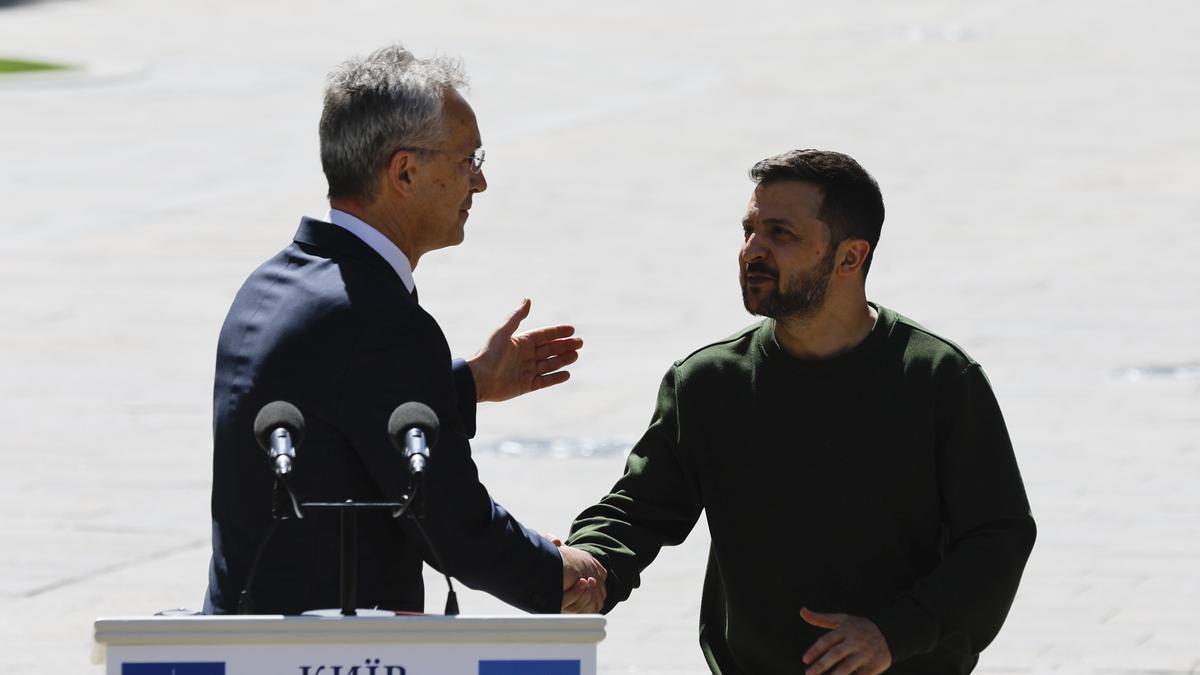 Nuevo tabú derribado: la OTAN abre el debate del uso de las armas donadas a Ucrania para atacar territorio ruso