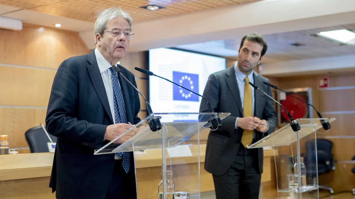 Bruselas mejora la previsión de crecimiento de España para 2024 al 2,1% y rebaja el déficit al 3%