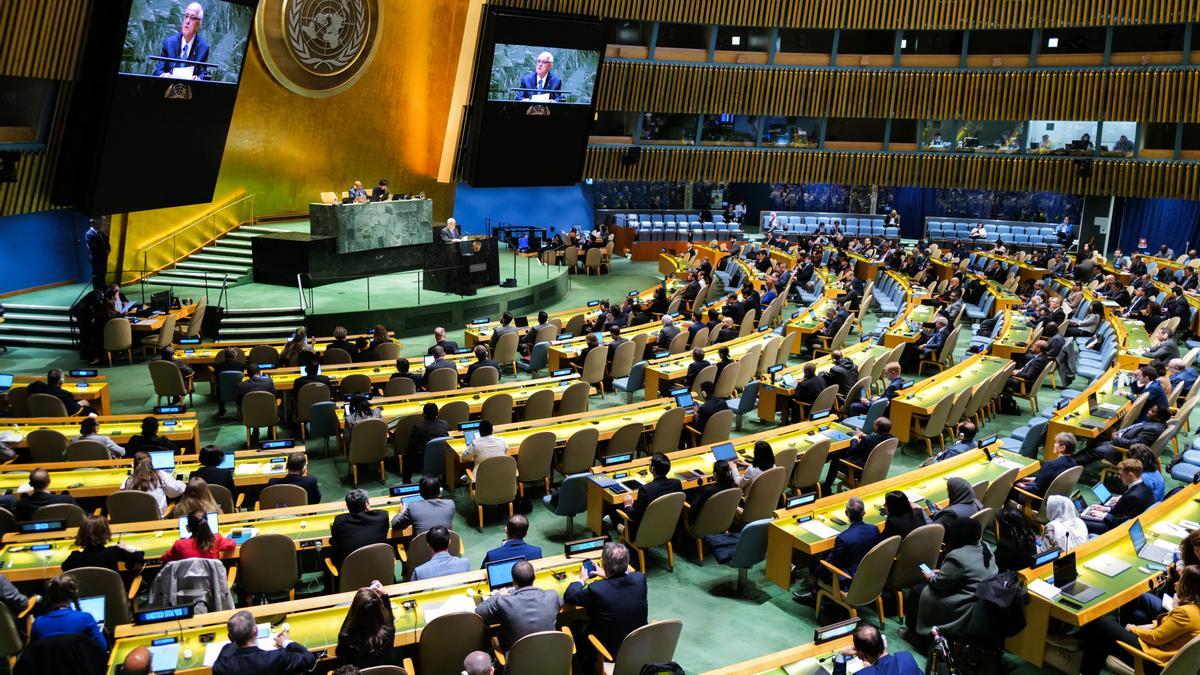 La Asamblea de la ONU da más derechos a Palestina y pide que sea admitida como Estado miembro