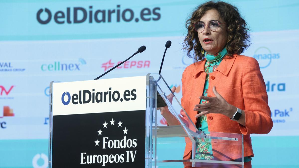 La vicepresidenta primera y ministra de Hacienda, María Jesús Montero, en la clausura del IV foro sobre fondos europeos de elDiario.es.