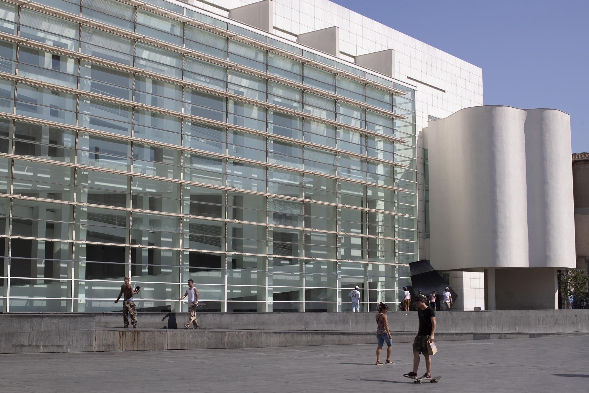 El edificio del MACBA, en el Raval