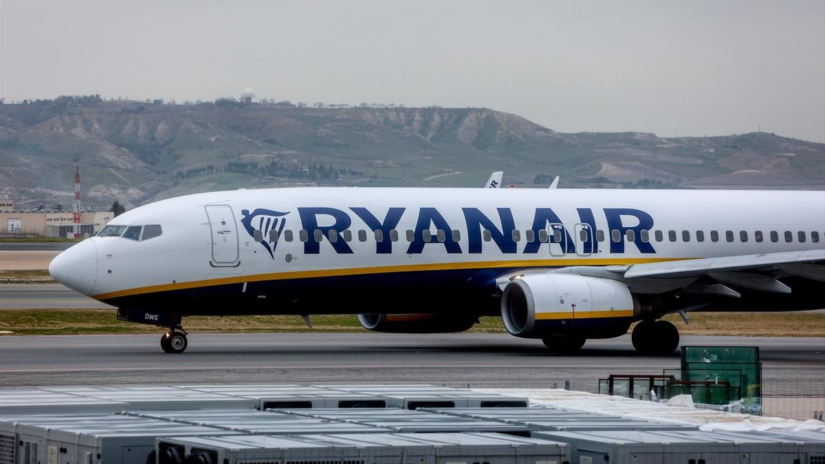 Multa récord de 150 millones de euros a Ryanair, Vueling, EasyJet y Volotea por cobrar el equipaje de mano