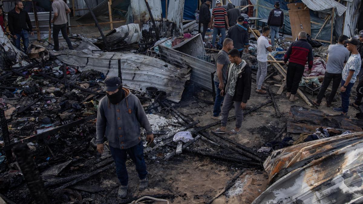 Tanques israelíes llegan al centro de Rafah tras los bombardeos que han despertado una condena mundial