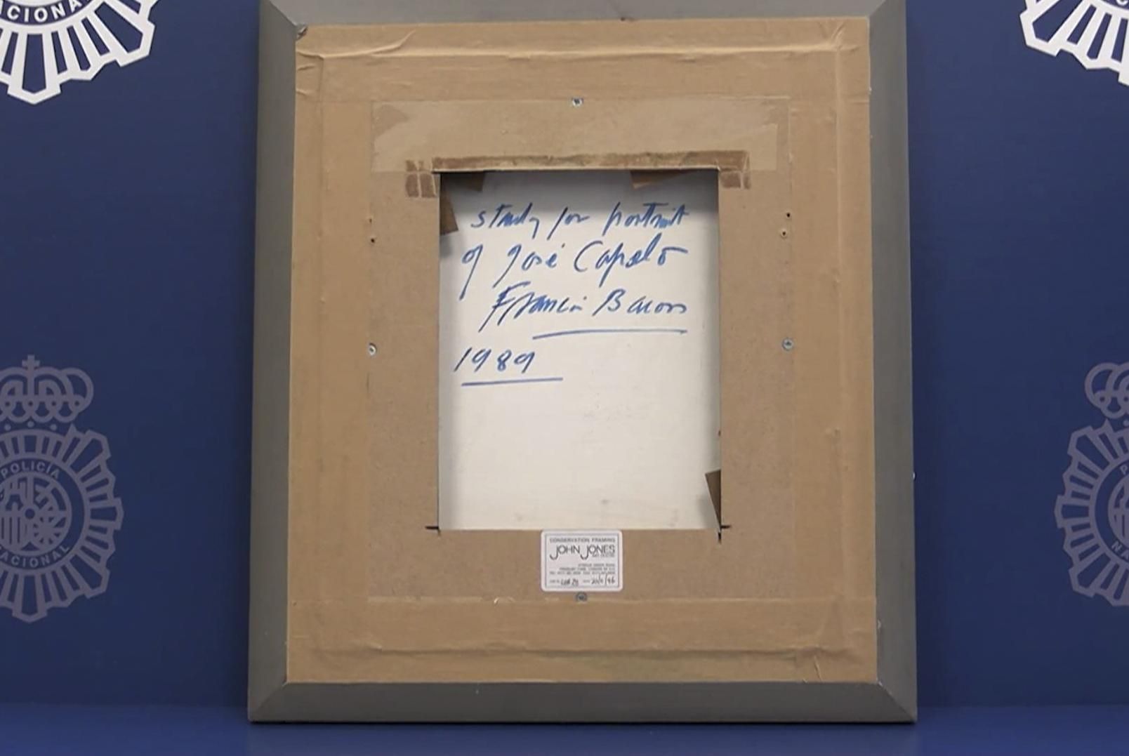 Reverso del cuadro de Francis Bacon recuperado, con el autógrafo del autor