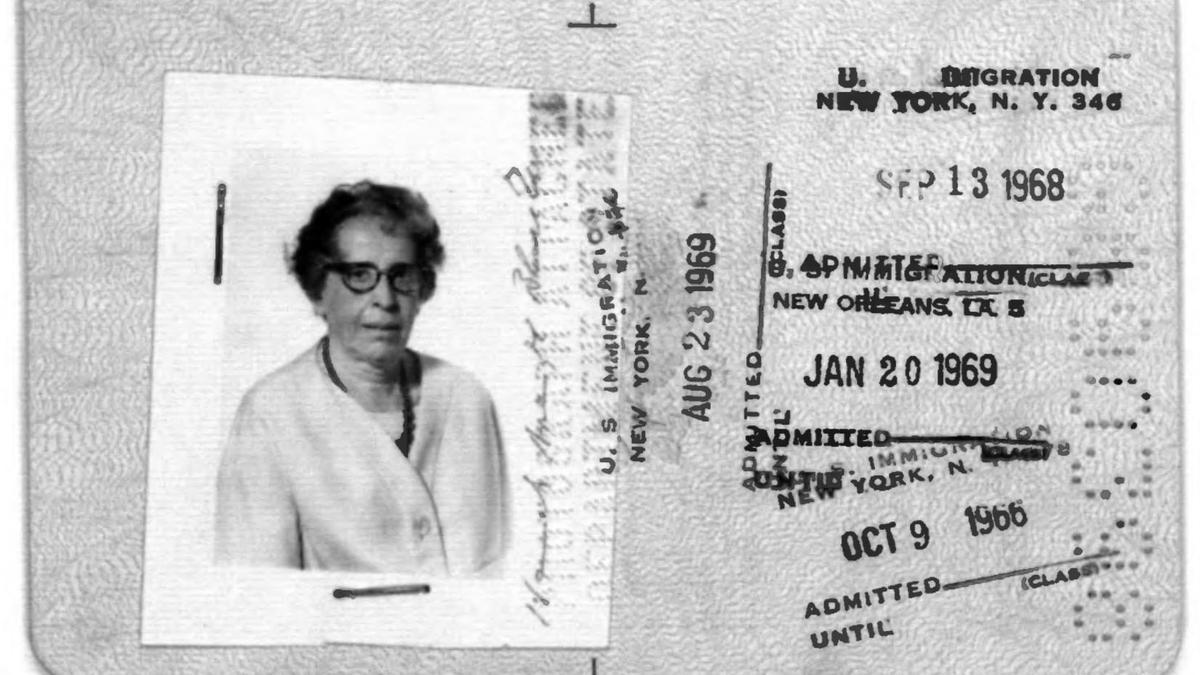 Pasaporte norteamericano de Hannah Arendt.