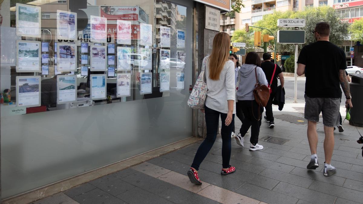 El Euríbor alivia poco a poco el coste de las hipotecas en un mercado de la vivienda con precios recalentados