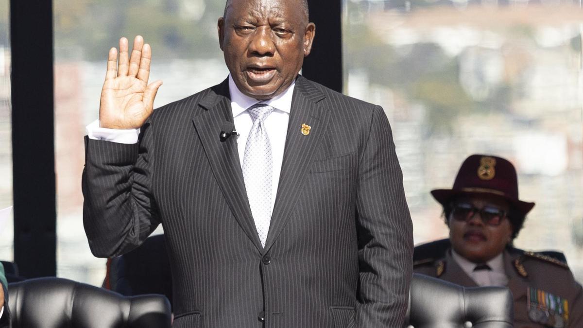 Ramaphosa, investido presidente de Sudáfrica tras formar una coalición inédita