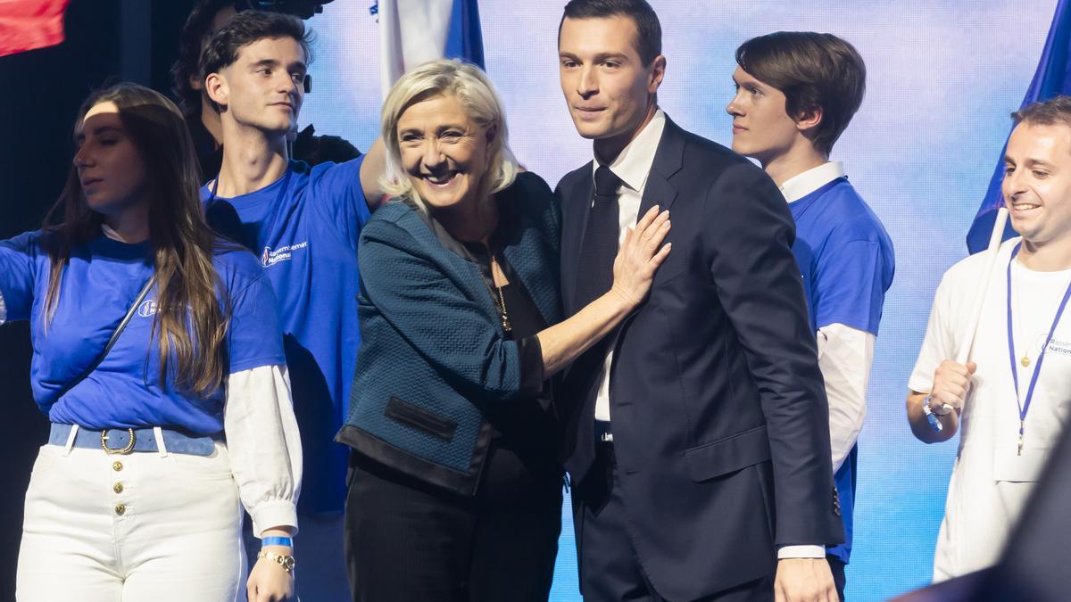 Efecto Bardella: cómo Le Pen cosechó un triunfo que puede romper el cordón sanitario a la extrema derecha en Francia