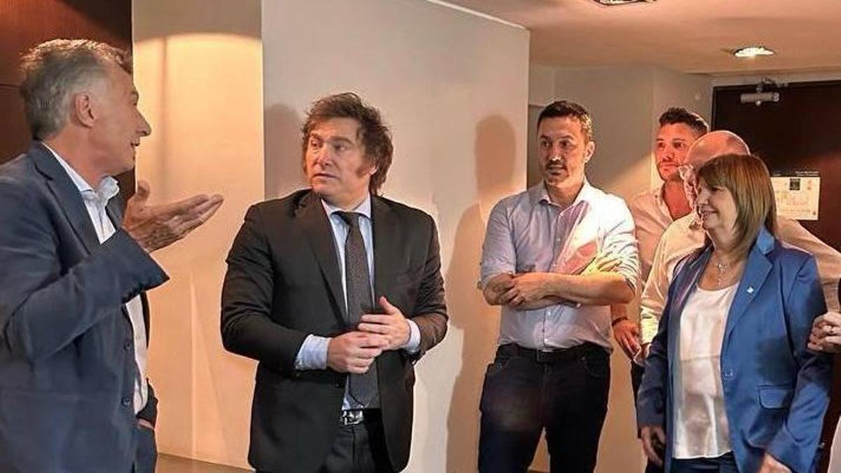 Mauricio Macri, Javier Milei, Luis Petri y Patricia Bullrich, la noche del balotaje de noviembre de 2024