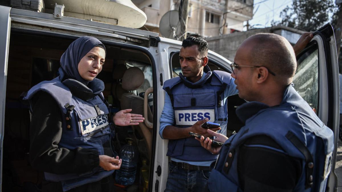 ‘Fixers’ que hablan español: escuderos de los periodistas en zonas en conflicto