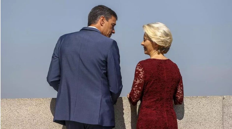 Pedro Sánchez junto a Ursula von der Leyen en Madrid durante la visita por la presidencia rotatoria del Consejo de la UE.