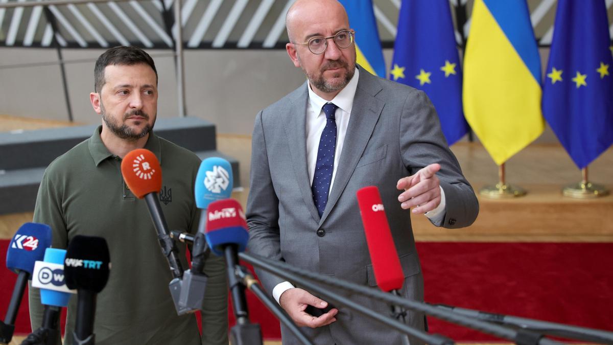 Zelenski pide a los líderes de la UE que la ayuda comprometida llegue “urgentemente al campo de batalla”