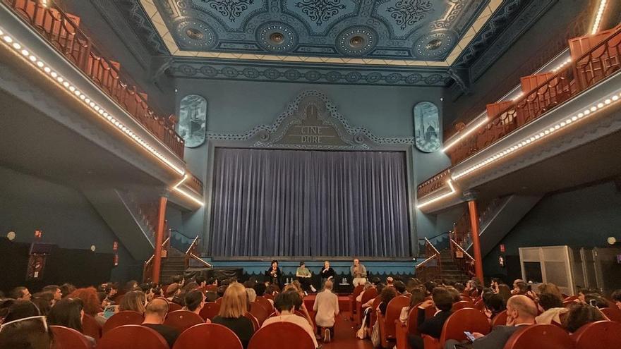 Annie Ernaux, durante el coloquio en el Cine Doré de Madrid