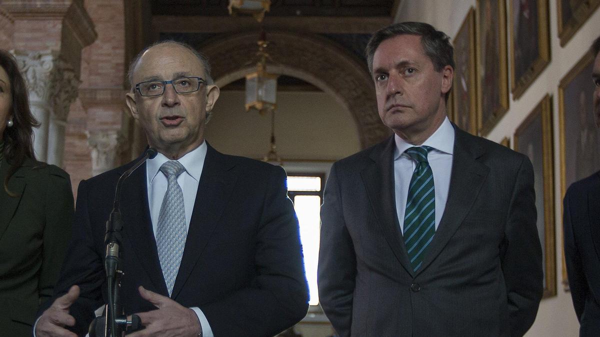 Los sindicatos proponen a un ex alto cargo de Montoro para mediar en el conflicto con la Agencia Tributaria